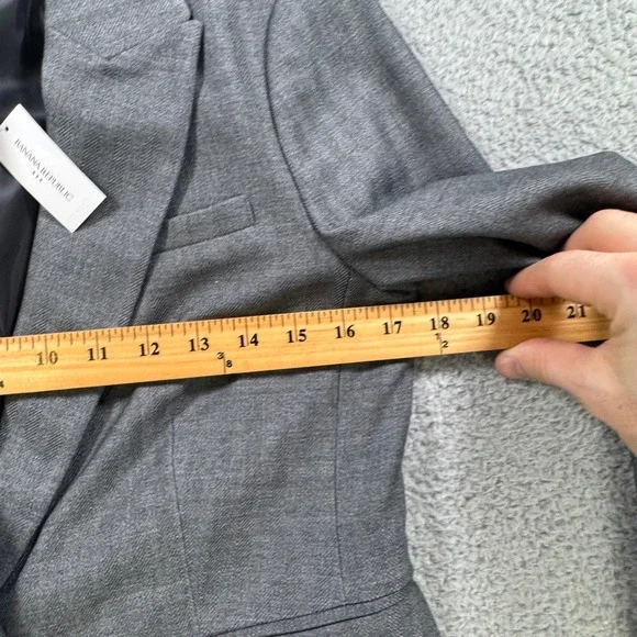 Banana Republic Women's Gray Herringbone Blazer Jacket Size 4 - Picture 4 of 8